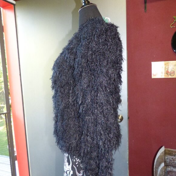 QUIRKY GOTH VAMPIRE 80'S STY TRUE BLACK SHAGGY 1 HOOK CLOSURE CARDIGAN JACKET OS - Picture 2 of 13